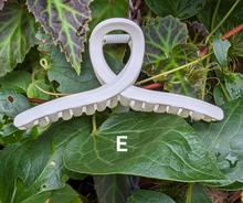 Load image into Gallery viewer, LIGHTWEIGHT Hair Clip